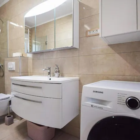 Appartement In With Wifi Starigrad Paklenica