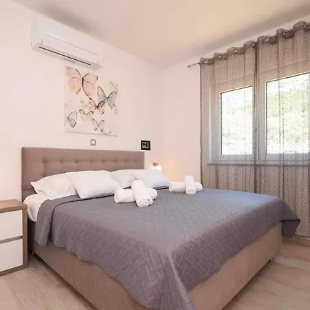 Gorgeous In With Wifi Starigrad Paklenica