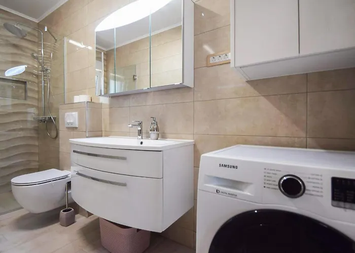 Apartment In With Wifi Starigrad Paklenica